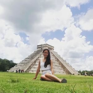 Meet your Posher, Vanessa